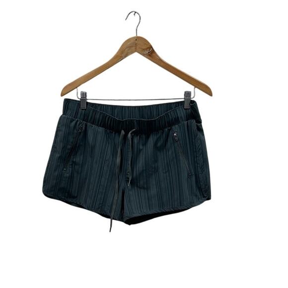 Athleta | Activewear Shorts Zipper Detailing Gray Striped size L - Picture 1 of 8